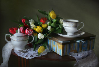 Картинка цветы тюльпаны букет чашка коробка