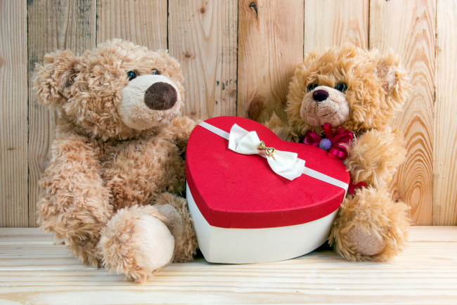 Обои картинки фото праздничные, день святого валентина,  сердечки,  любовь, сердце, медведи, пара, подарок