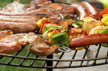 Картинка еда шашлык +барбекю колбаски овощи мясо