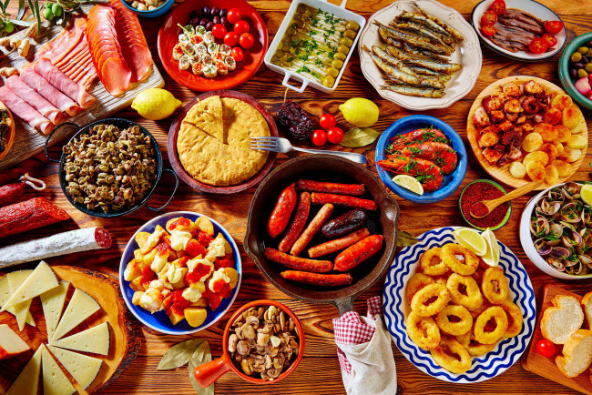 Обои картинки фото еда, разное, рыба, сыр, лепешка, креветки, колбаса