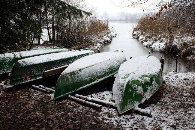 Обои картинки фото корабли, лодки,  шлюпки, снег, зима, река