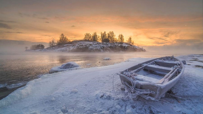 Обои картинки фото корабли, лодки,  шлюпки, река, зима, лодка, закат, снег