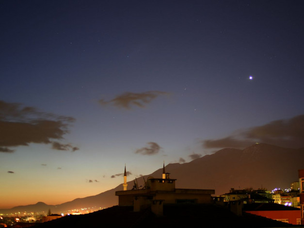 Обои картинки фото венера, комета, поймански, космос
