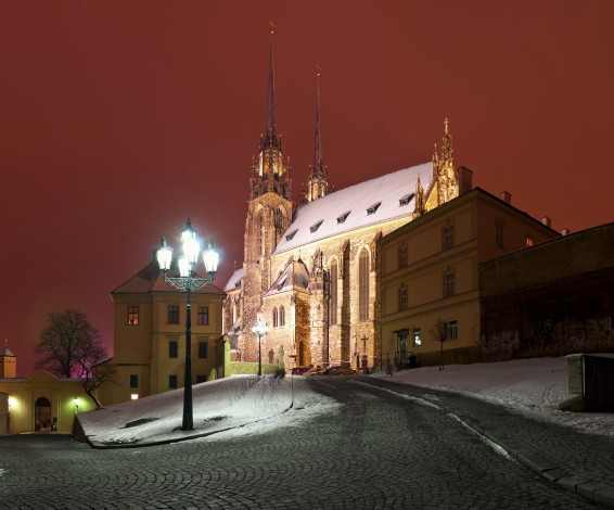 Обои картинки фото брно, Чехия, города, огни, ночного, ночь, зима, снег, дома, фонари