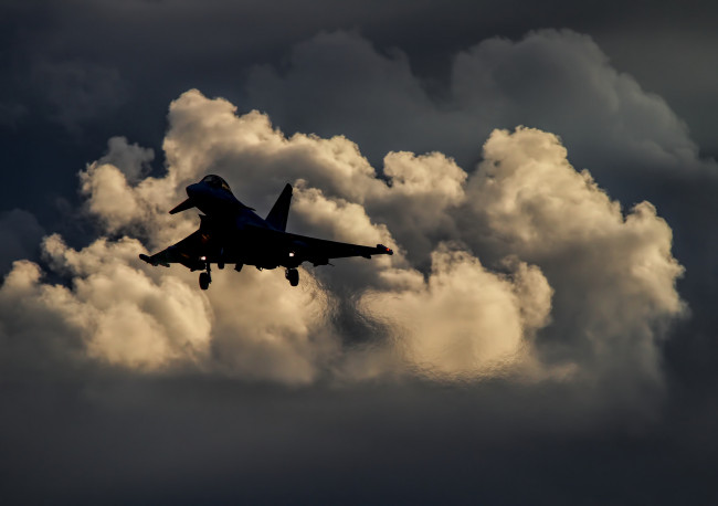 Обои картинки фото авиация, авиационный пейзаж, креатив, истребитель, fgr4, многоцелевой, eurofighter, typhoon