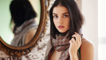 Картинка девушки татьяна+козелькина зеркало шарф портрет