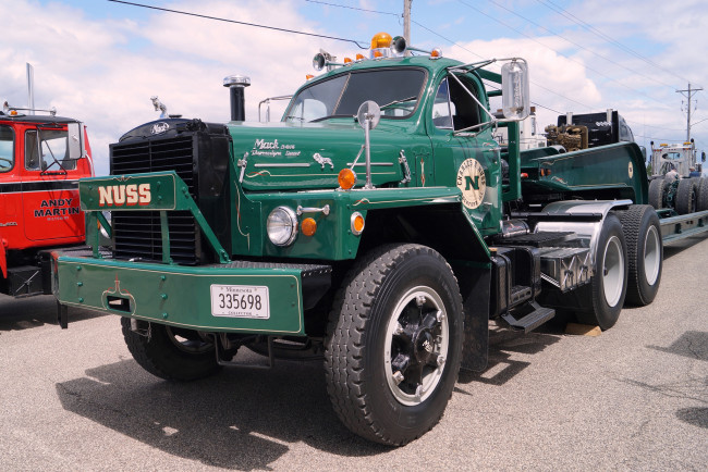 Обои картинки фото mack truck model b-815, автомобили, mack, сша, грузовики, тяжелые, inc, trucks