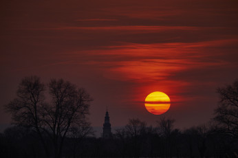 Картинка природа восходы закаты красное поляна лес германия закат солнце деревья церквушка храм вечер небо