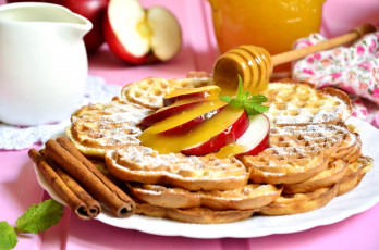 Картинка еда пирожные +кексы +печенье десерт корица мед яблоки вафли