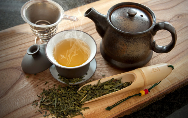 Обои картинки фото еда, напитки,  Чай, пар, листья, чайник