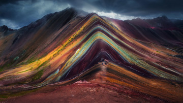 Картинка природа горы цветные виникунка перу