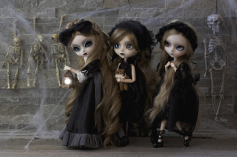 Картинка разное игрушки куклы ведьмочки скелеты