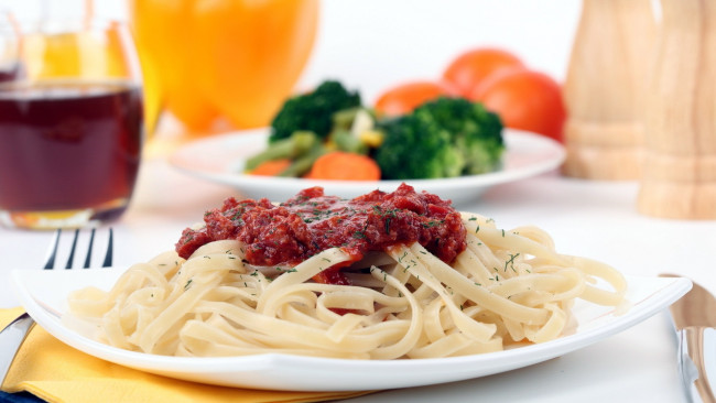 Обои картинки фото еда, макаронные блюда, паста, соус, спагетти