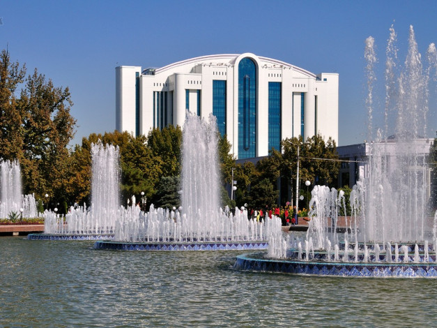Обои картинки фото fountains, on, independence, square, in, tashkent, города, ташкент, узбекистан