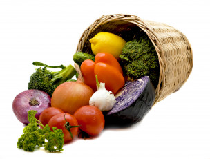 обоя еда, овощи, продукты, белый, фон, корзина, лимон, помидоры, лук, томаты, цветная капуста, капуста