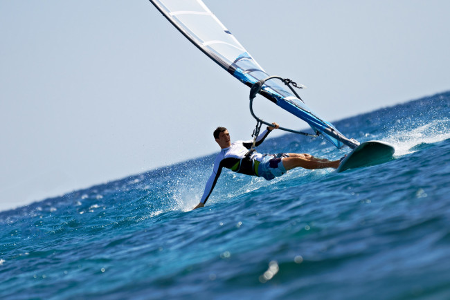 Обои картинки фото спорт, серфинг, парень, океан, доска