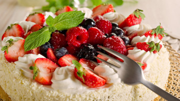 Картинка еда пирожные кексы печенье сливки ягоды