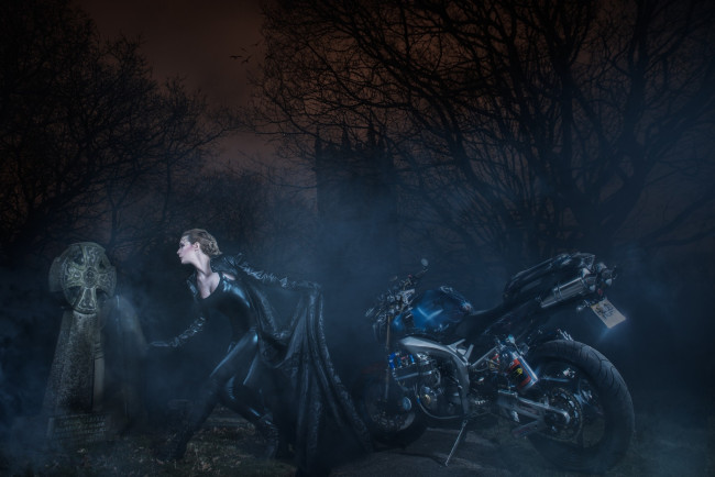 Обои картинки фото фэнтези, фотоарт, девушка, кладбище, мотоцикл
