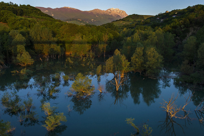 Обои картинки фото италия, природа, реки, озера, деревья, водоем, горы