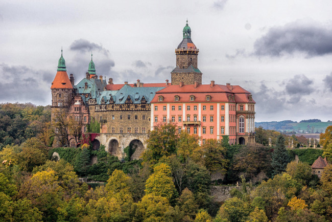 Обои картинки фото castle fuerstenstein,  poland, города, замки польши, замок, лес, осень