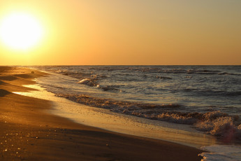 Картинка природа побережье закат волны брызги море