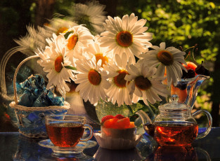Картинка еда напитки +Чай конфеты день рождения цветы чай фрукты фото праздник пирожное натюрморт лето ромашки