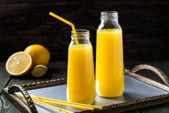 Картинка еда напитки +сок трубочки апельсины поднос бутылки
