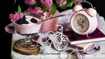 Картинка еда мороженое +десерты велосипед цветы десерт будильник