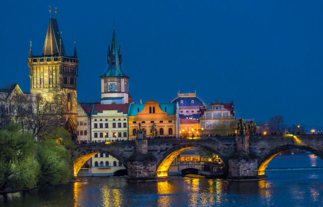 Обои картинки фото города, прага , Чехия, вечер, прага, река, charles, bridge, мост, карлов, дома, огни