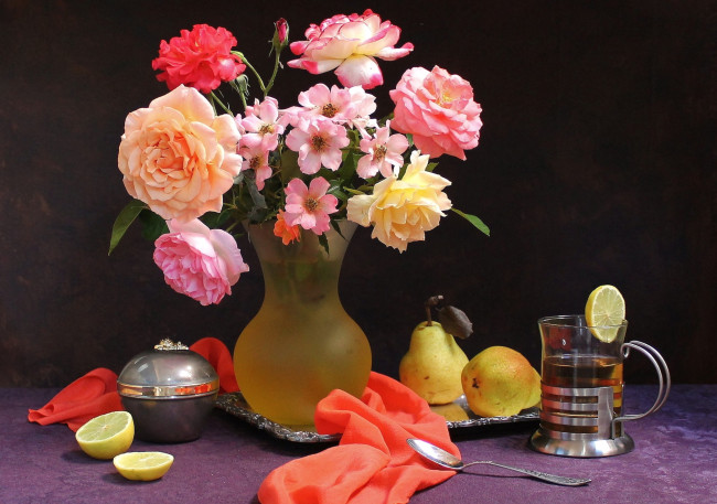 Обои картинки фото еда, натюрморт, букет, розы, чай, груши, лимон