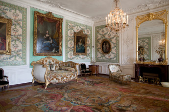 Картинка версаль интерьер дворцы музеи диван портреты зеркало позолота люстра