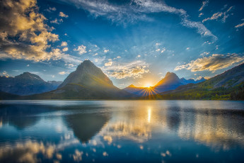 Картинка природа восходы закаты горы озеро пейзаж небо облака солнечный свет солнце