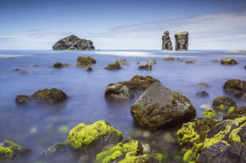 Картинка природа побережье камни море облака небо скалы