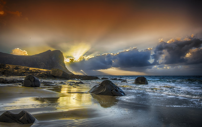 Обои картинки фото природа, восходы, закаты, океан, тучи, свет, скалы
