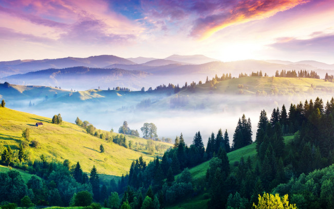 Обои картинки фото природа, восходы, закаты, горы, карпаты, солнце, леса, холмы, домик, панорама, украина, туман