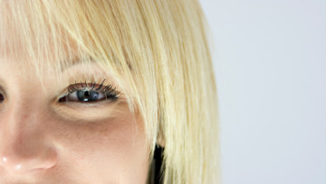 Картинка разное глаза блондинка лицо глаз
