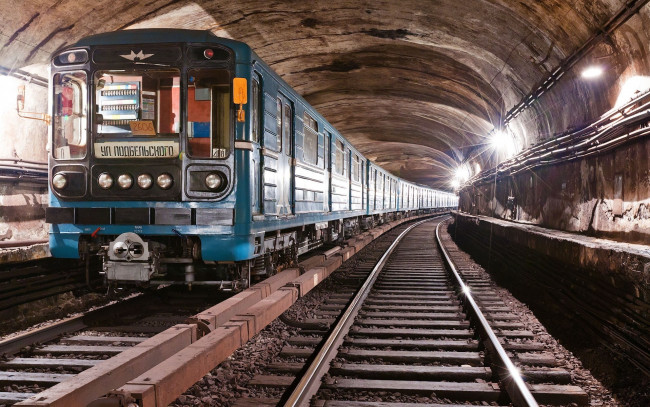 Обои картинки фото техника, метро, огни, поезд