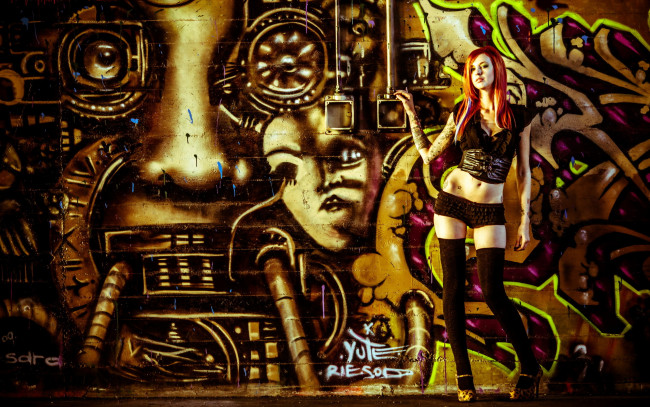 Обои картинки фото Charli Blake, девушки, граффити, стена