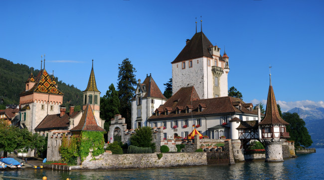 Обои картинки фото switzerland, lake, thun, города, дворцы, замки, крепости, горы, озеро, швейцария, замок