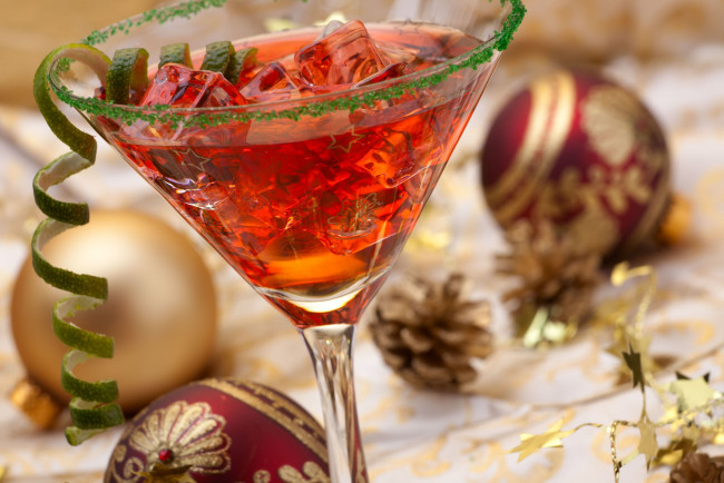 Обои картинки фото праздничные, угощения, украшения, шары, cocktail, happy, new, year, новый, год, christmas, decoration, balls, drink, merry, ice, праздник, holiday, лед, коктейль, напиток