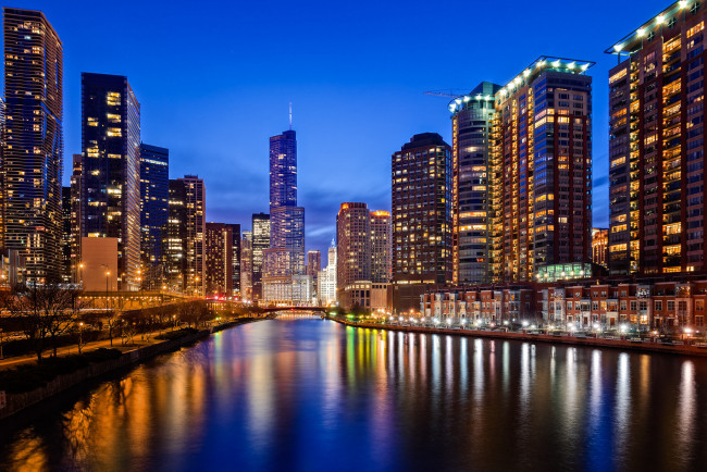 Обои картинки фото chicago river - chicago,  il, города, Чикаго , сша, ночь, река, небоскребы