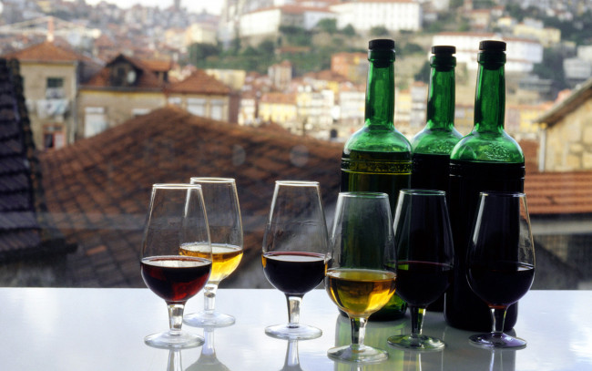 Обои картинки фото еда, напитки,  вино, дегустация, вино, бокалы, бутылки