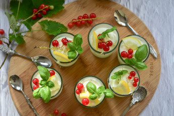 Картинка еда мороженое +десерты десерт лимон базилик красная смородина