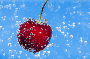 Картинка еда вишня +черешня черешня ягода пузырьки жидкость