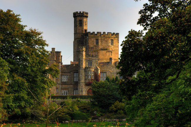 Обои картинки фото hornby castle lancashire  англия, города, замки англии, hornby, castle, lancashire, англия, замок, деревья