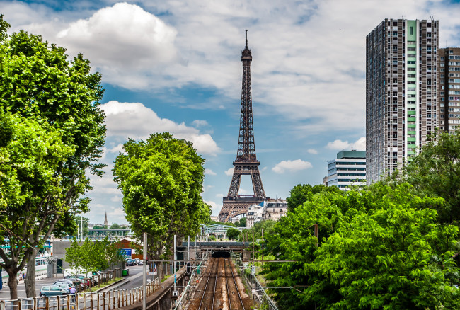 Обои картинки фото way to eiffel tower, города, париж , франция, рельсы, тоннель, башня