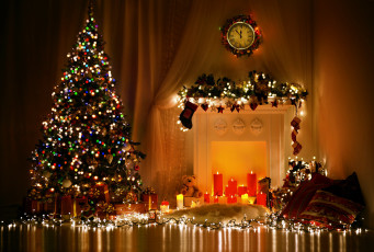 Картинка праздничные новогодний+очаг гирлянды свечи часы елка