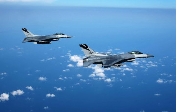 Картинка авиация боевые самолёты полёт пара облака