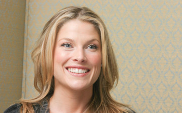 обоя Ali Larter, девушки, актриса, улыбка