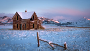 Картинка разное развалины +руины +металлолом дом поле зима